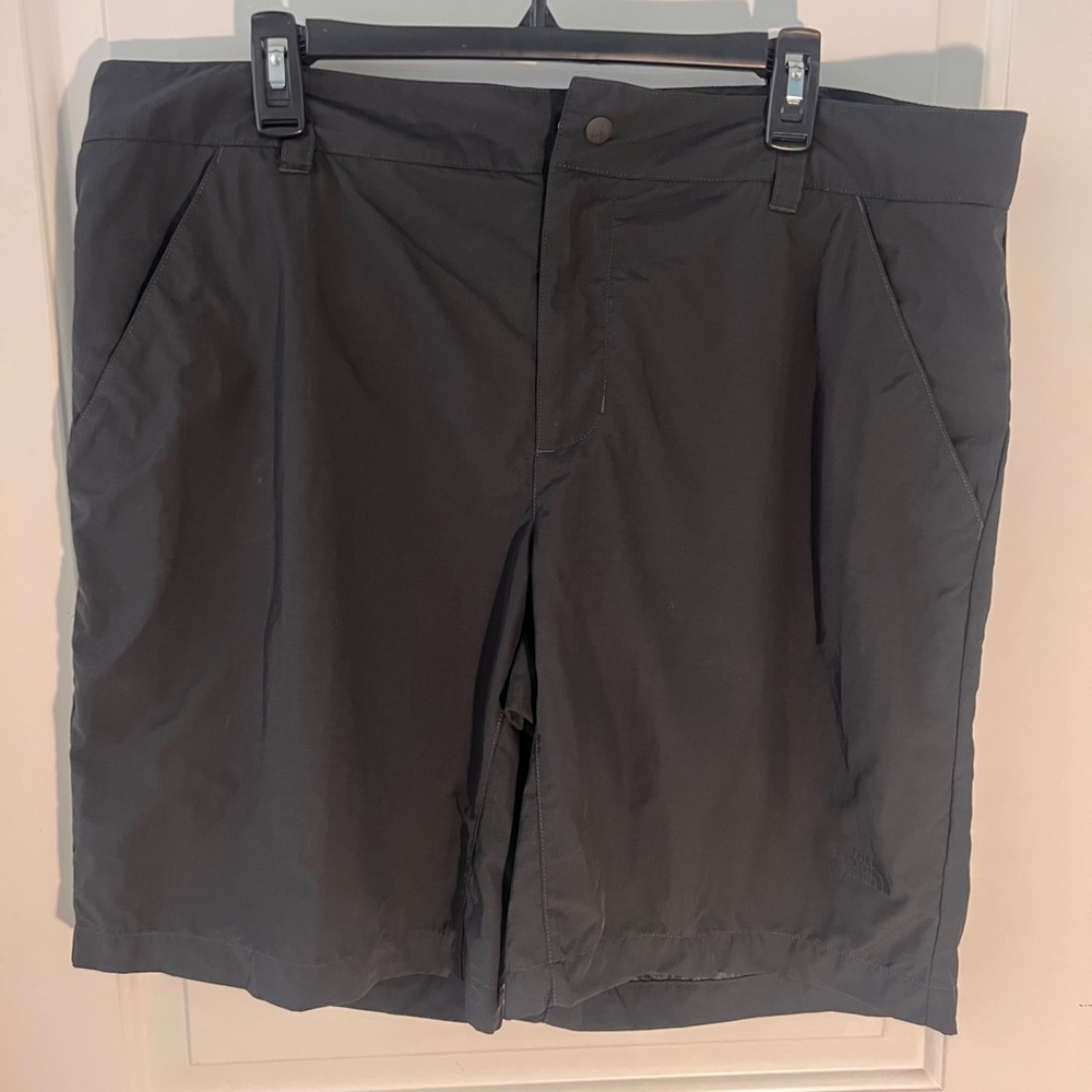 North Face Rolling Sun Shorts - Men’s size 38- dark grey. Excellent condition!